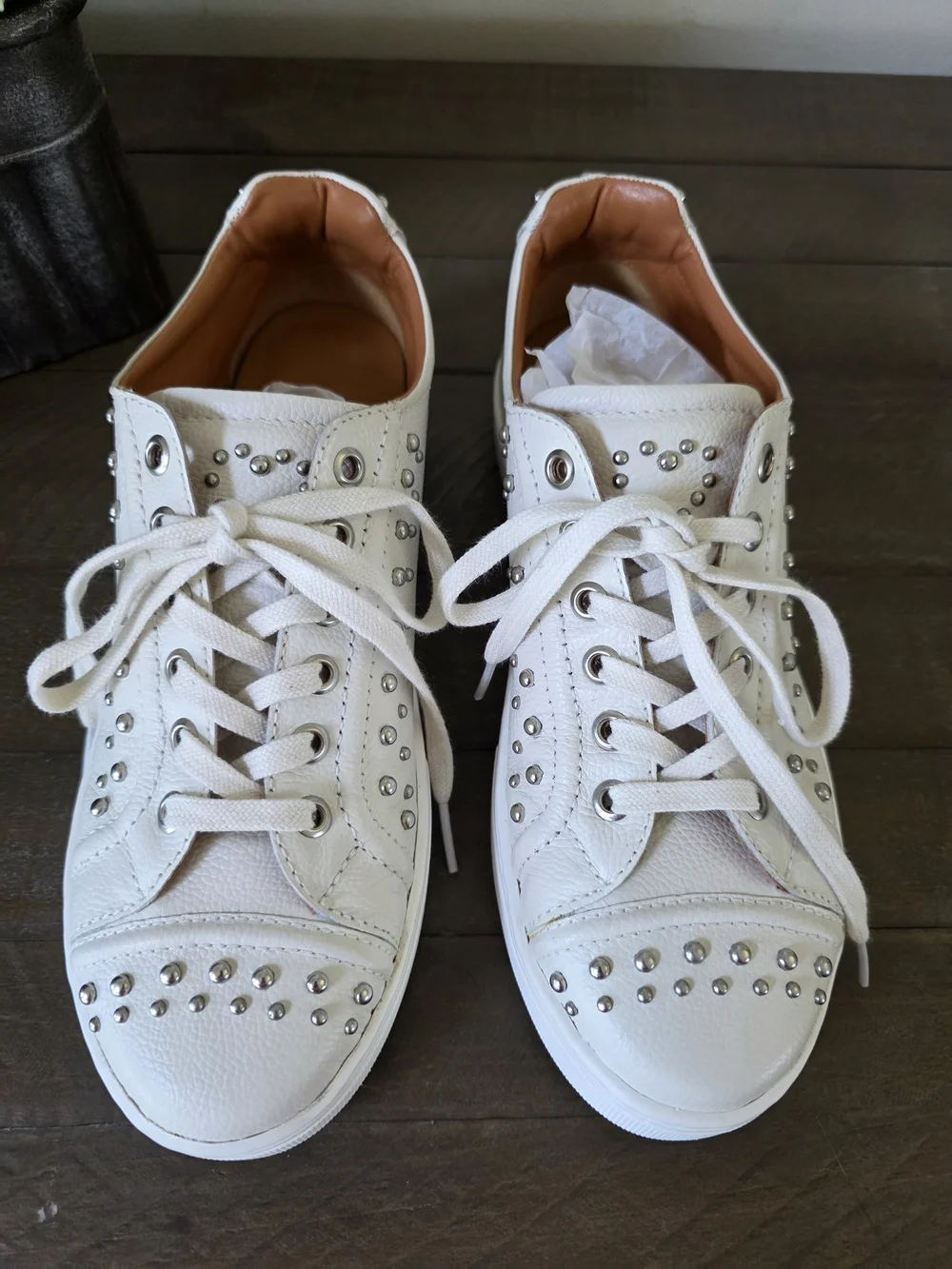 Brighton Janice White Leather Studded Sneakers WM SZ 9M Heart Detail Lace Up - Picture 7 of 9